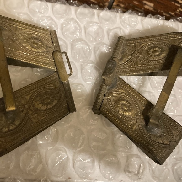 Antique ladies belt buckle . Very ornate design and old style for that vintage - Picture 6 of 10